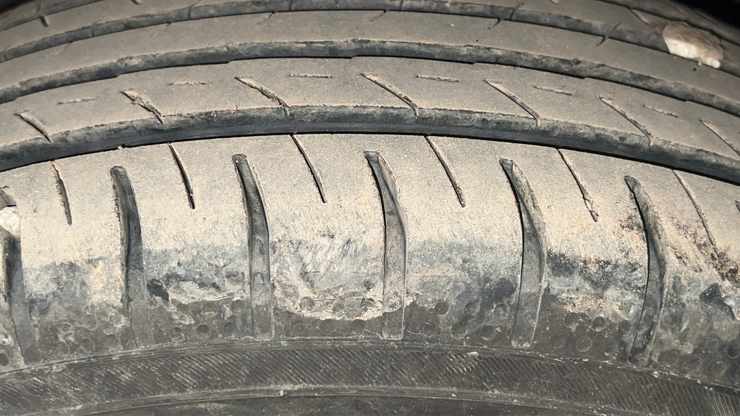 Used 2022 Tata Punch Accomplished AMT Petrol Automatic tyres LEFT FRONT TYRE TREAD VIEW