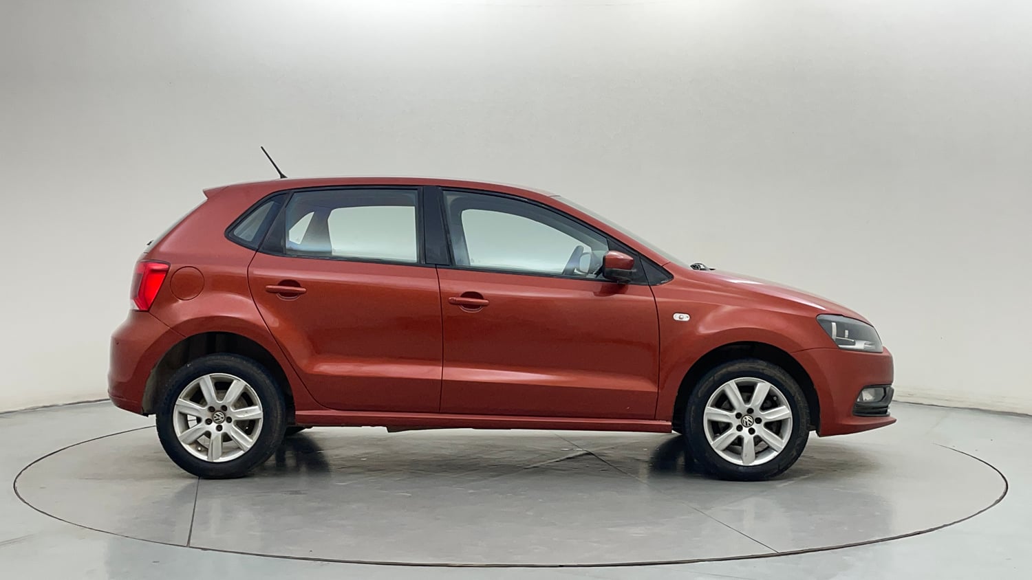 Used 2014 Volkswagen Polo Comfortline 1.2L (P) Petrol Manual exterior RIGHT SIDE VIEW