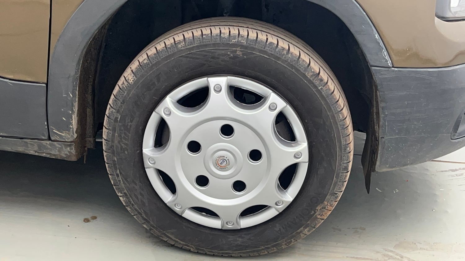 Used 2022 Tata Punch Accomplished AMT Petrol Automatic tyres RIGHT FRONT TYRE RIM VIEW