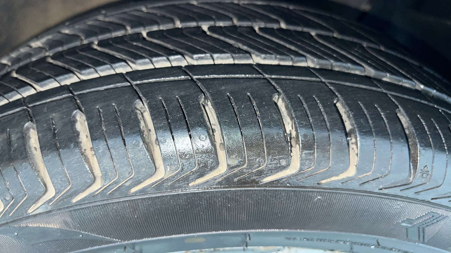 Used 2018 Hyundai Elite i20 Asta 1.2 (O) Petrol Manual tyres RIGHT FRONT TYRE TREAD VIEW