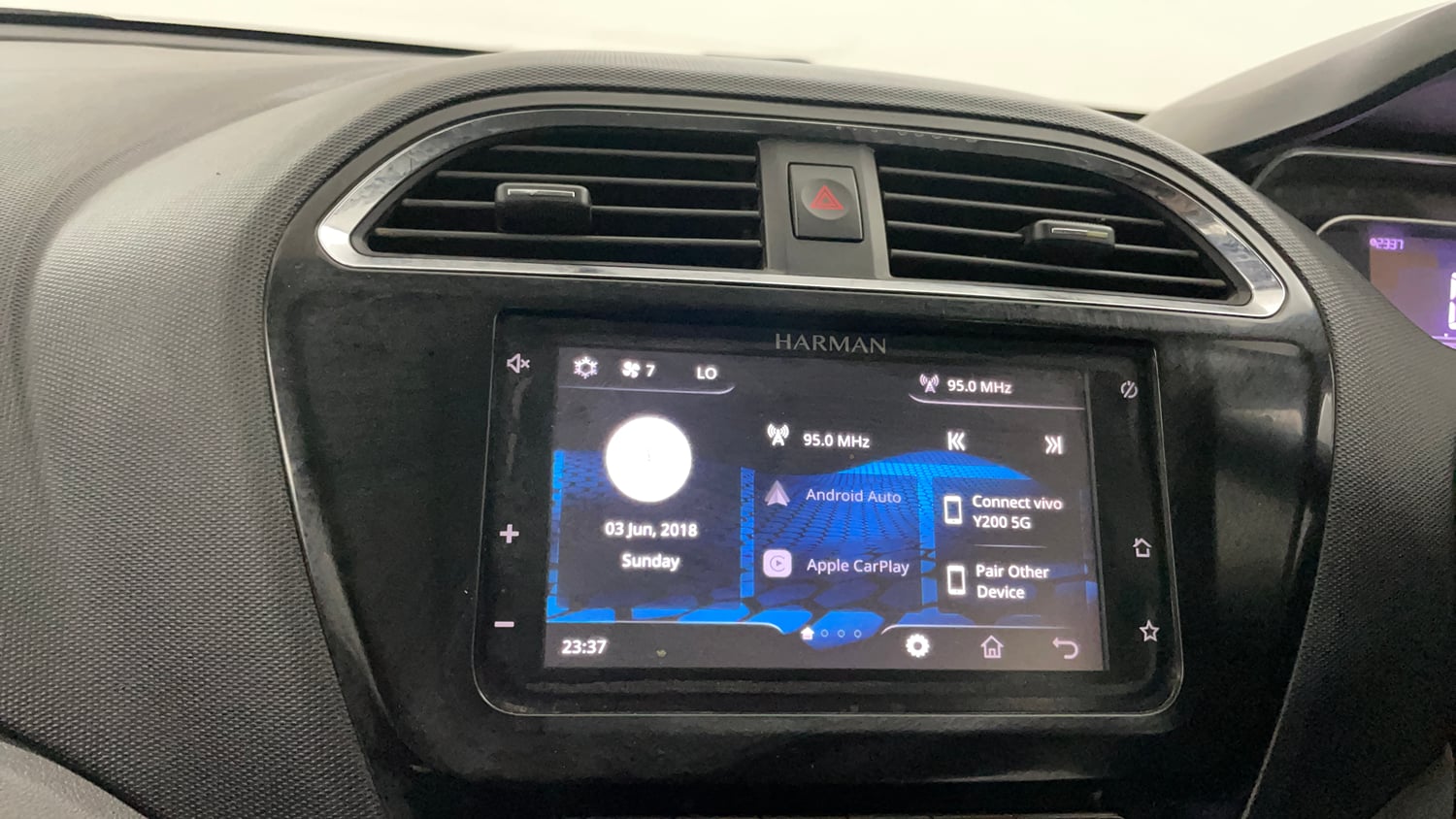 Used 2021 Tata Tiago XZ Plus Petrol Manual top_features Touch screen infotainment system