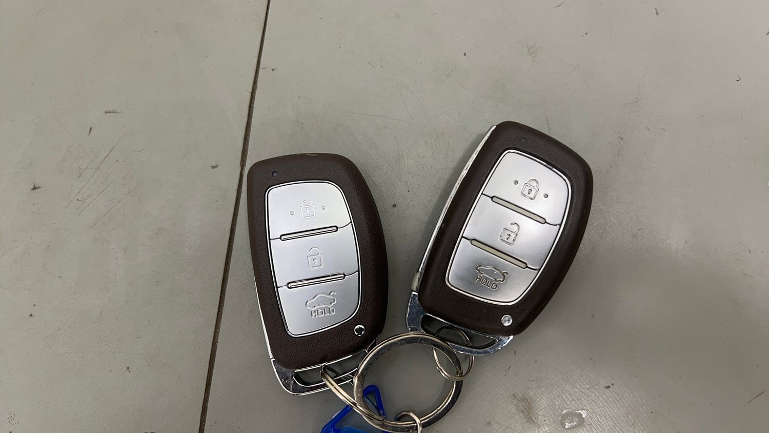 Used 2016 Hyundai Grand i10 Asta AT 1.2 Kappa VTVT Petrol Automatic extra CAR KEY VIEW