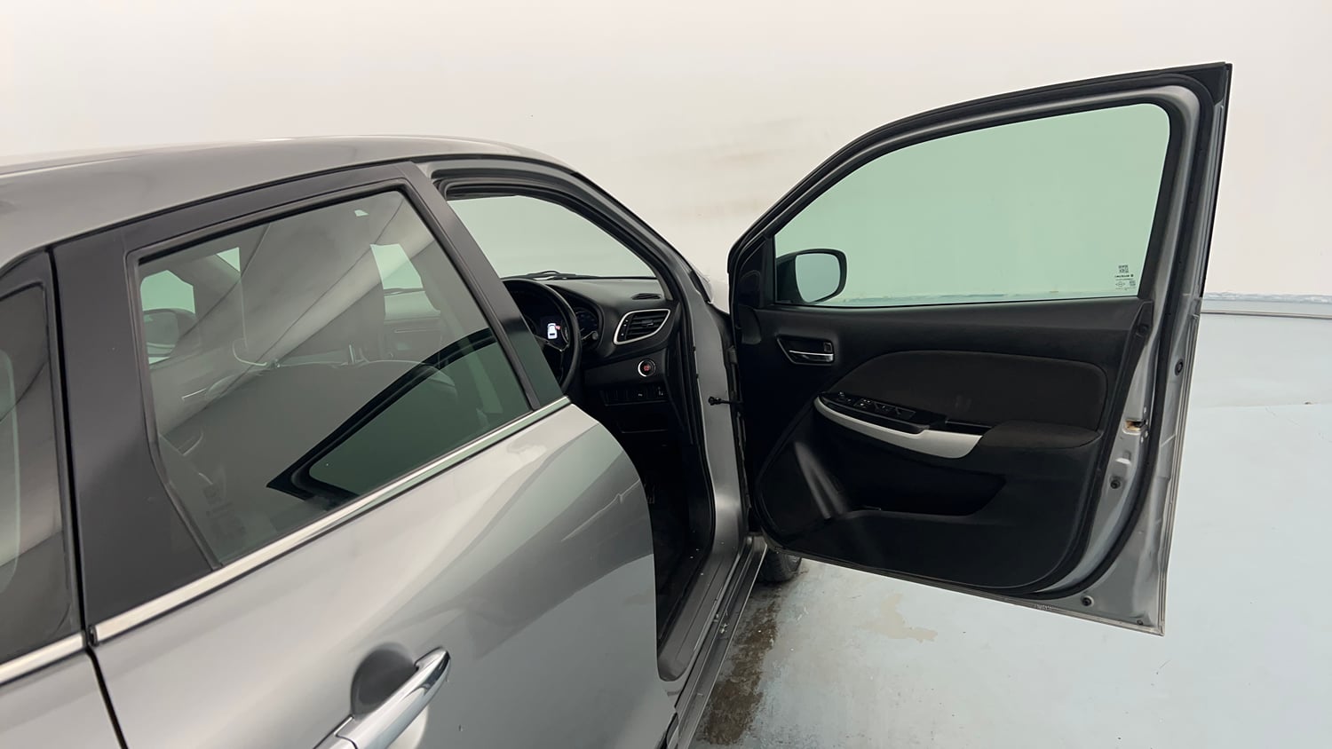 Used 2018 Maruti Suzuki Baleno Zeta 1.2 Petrol Manual interior RIGHT FRONT DOOR OPEN VIEW