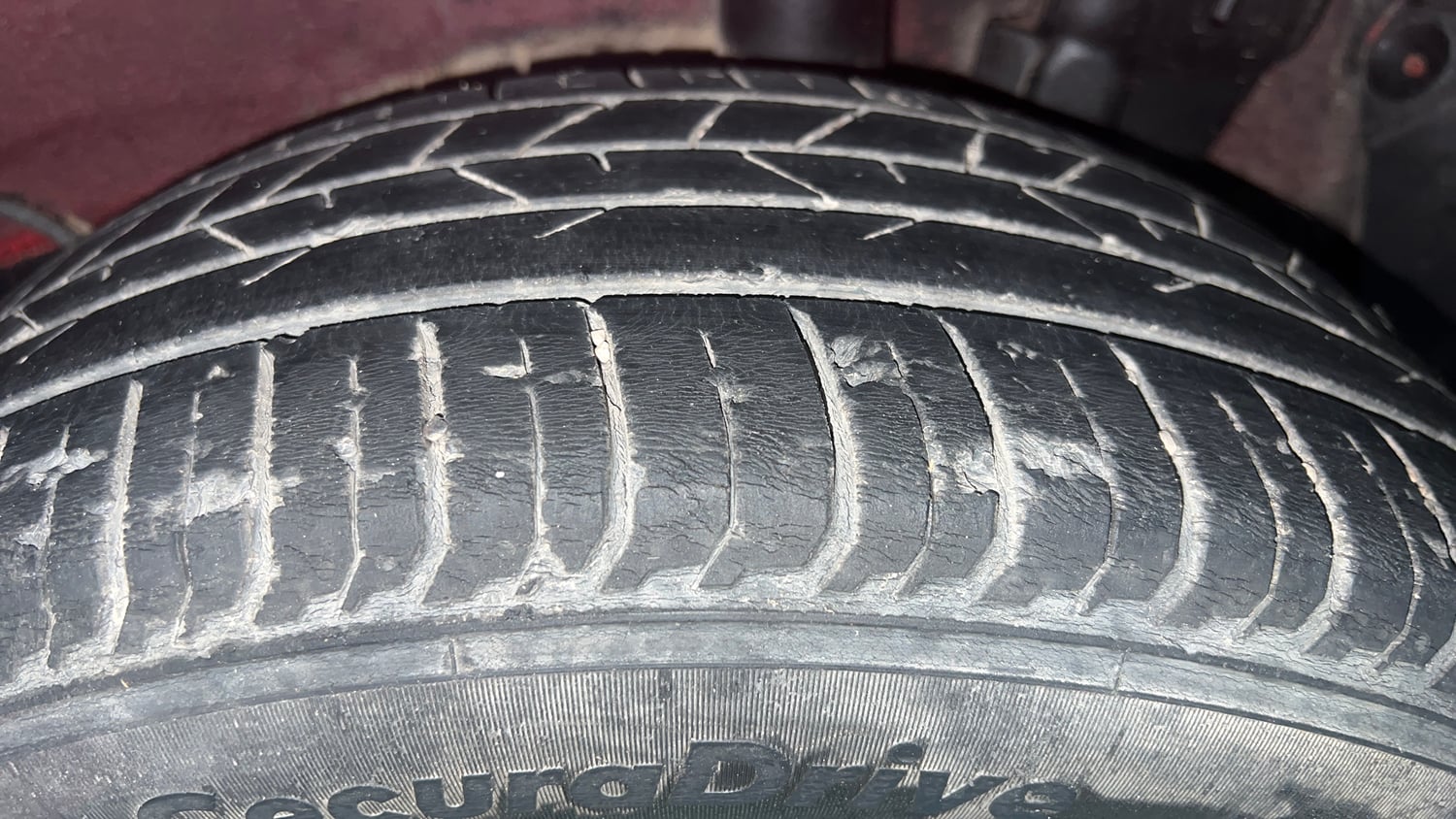 Used 2021 Hyundai i20 Sportz 1.2 MT Petrol Manual tyres LEFT REAR TYRE TREAD VIEW