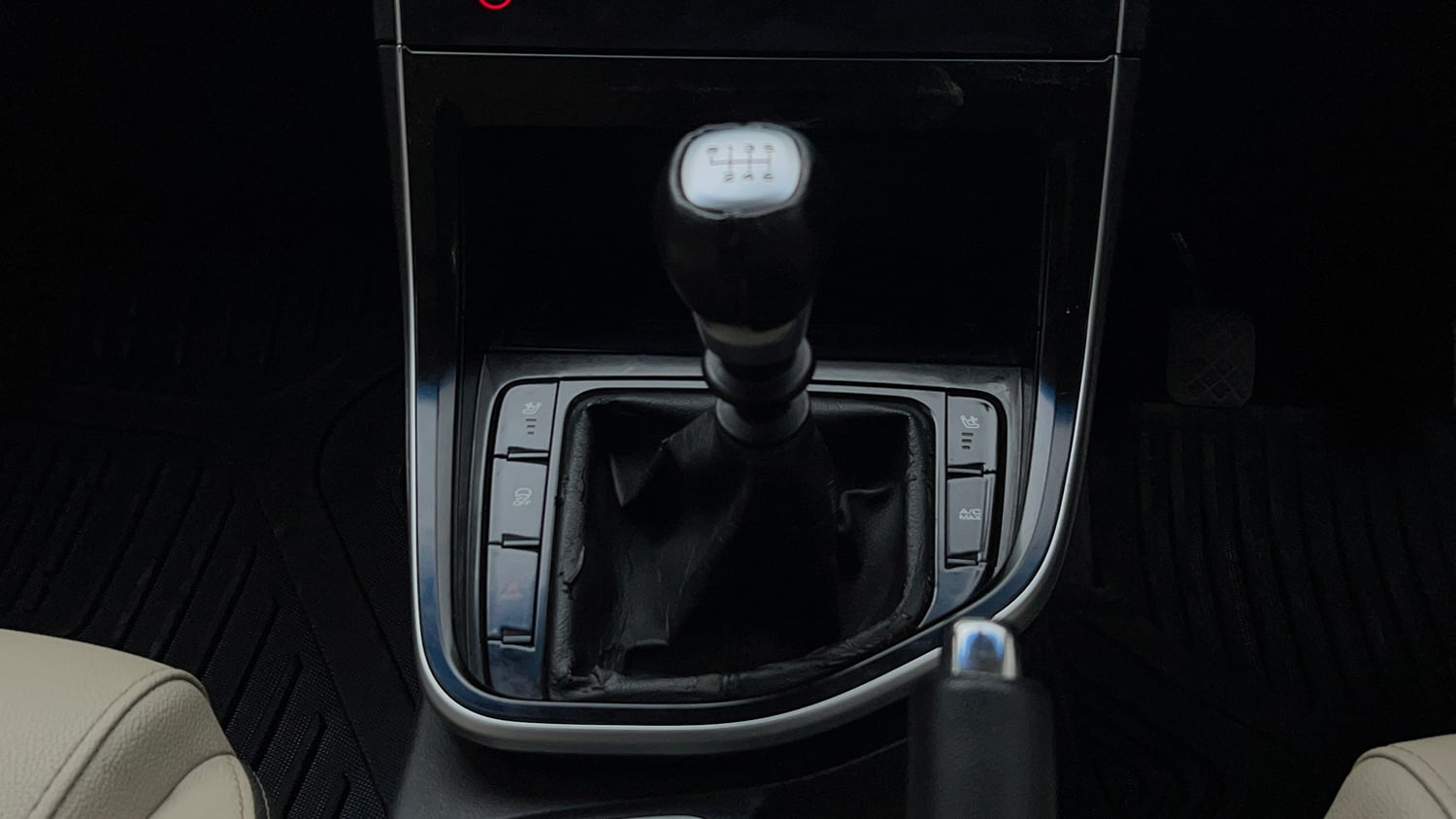 Used 2023 MG Motors Hector Sharp Pro 1.5 Turbo Petrol MT Petrol Manual interior GEAR  KNOB VIEW