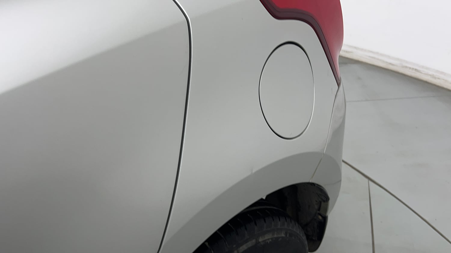 Used 2021 Maruti Suzuki Swift VXi Petrol Manual dents MINOR DENT
