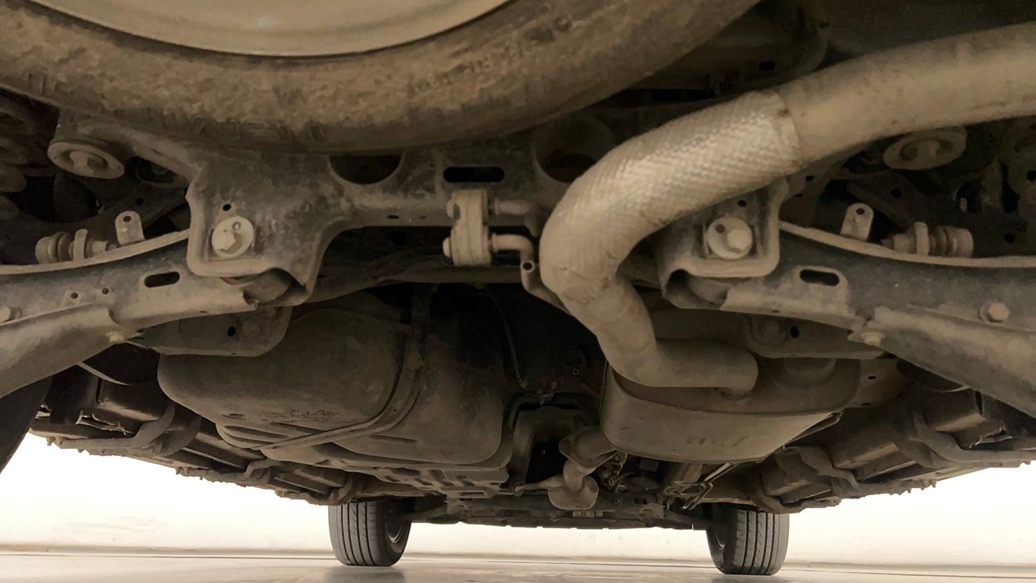Used 2024 Mahindra XUV700 AX7 Diesel MT 7 STR Diesel Manual extra REAR UNDERBODY VIEW (TAKEN FROM REAR)