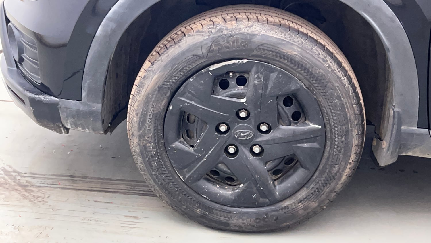 Used 2022 Hyundai Venue SX 1.2 Petrol Petrol Manual tyres LEFT FRONT TYRE RIM VIEW