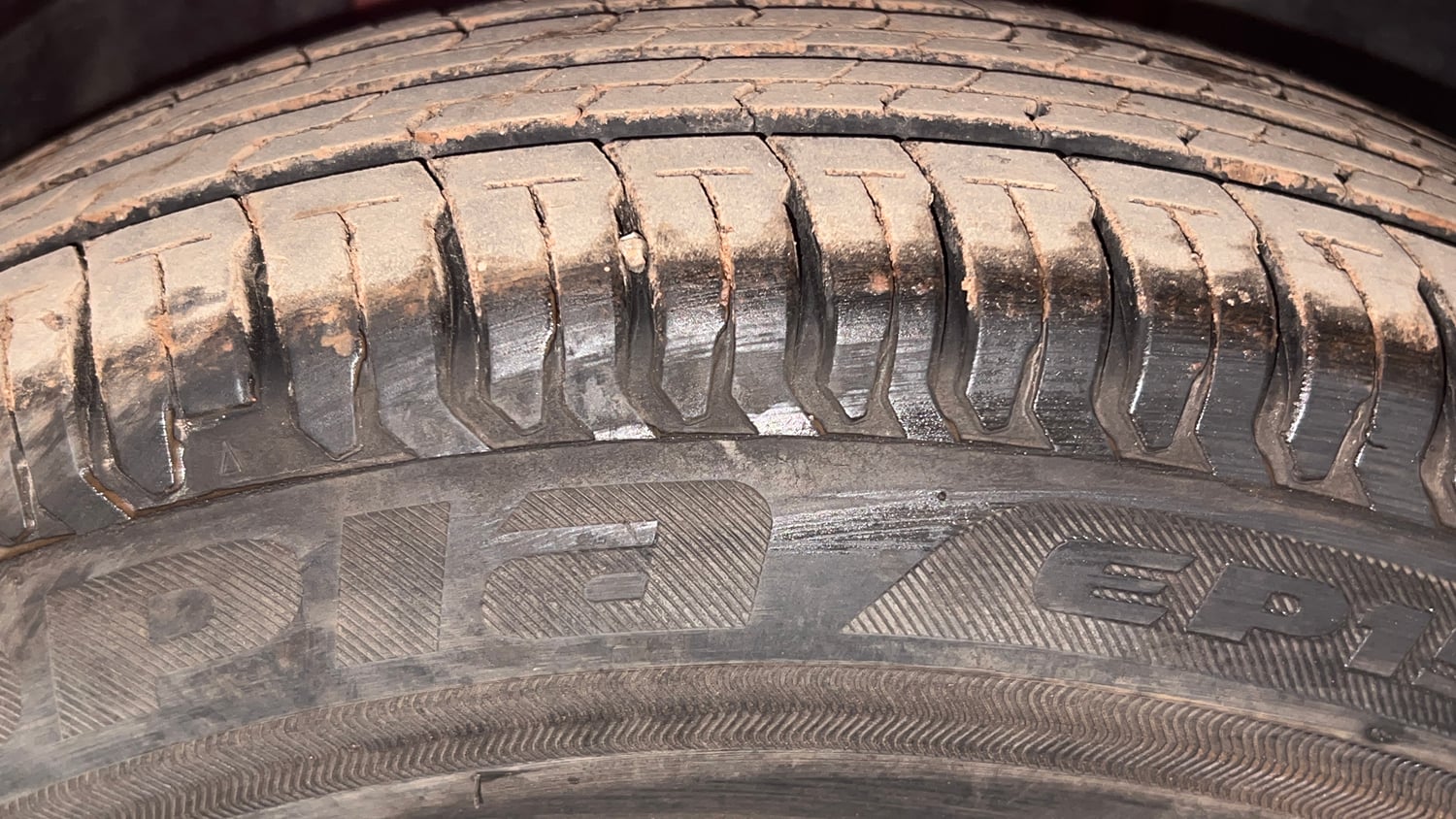 Used 2020 Tata Altroz XE Petrol Petrol Manual tyres RIGHT FRONT TYRE TREAD VIEW