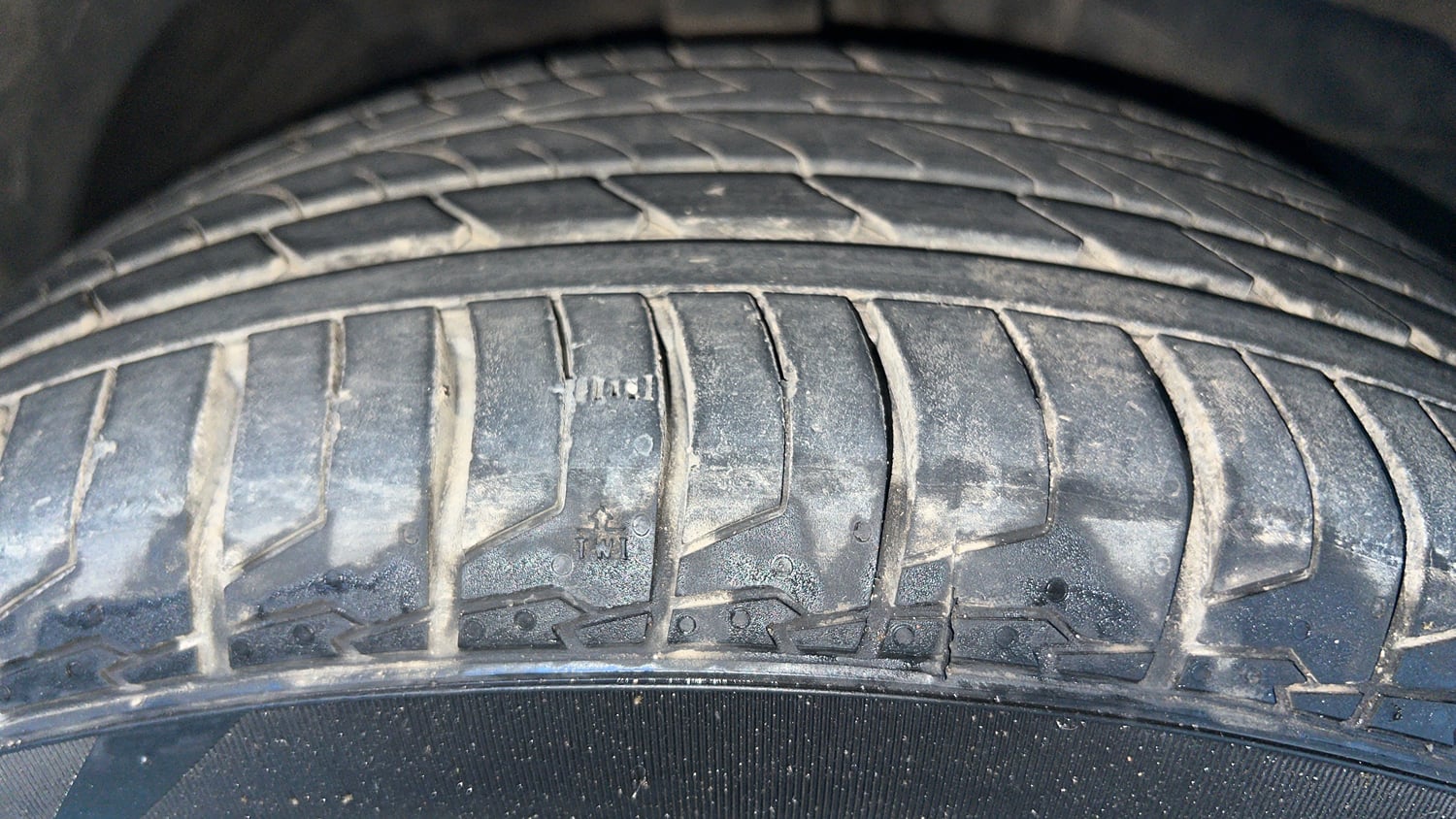 Used 2020 MG Motors Hector Sharp 1.5 DCT Petrol Petrol Automatic tyres RIGHT FRONT TYRE TREAD VIEW