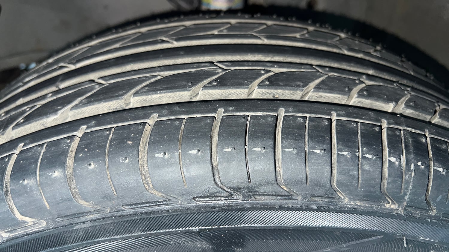 Used 2014 Honda Amaze 1.2 S i-VTEC Petrol Manual tyres LEFT FRONT TYRE TREAD VIEW