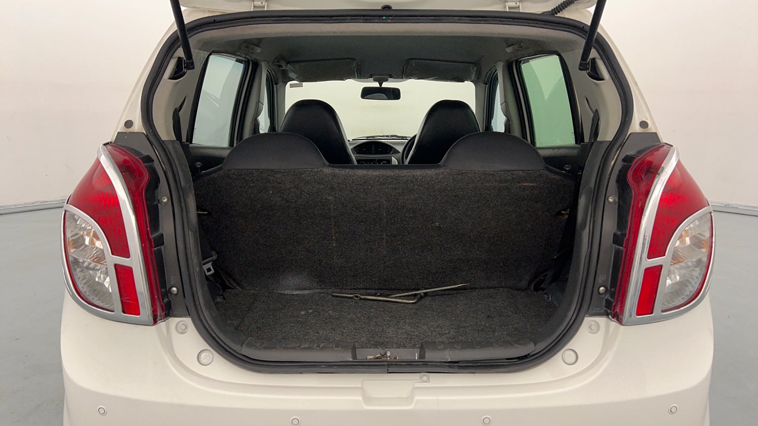 Used 2019 Maruti Suzuki Alto 800 LXi (O) Petrol Manual interior DICKY INSIDE VIEW