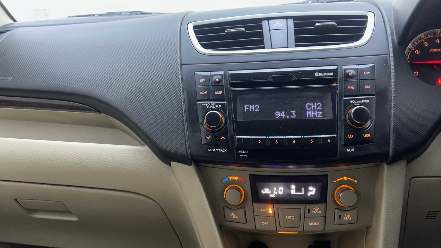 Used 2016 Maruti Suzuki Swift Dzire ZXI Petrol Manual interior MUSIC SYSTEM & AC CONTROL VIEW