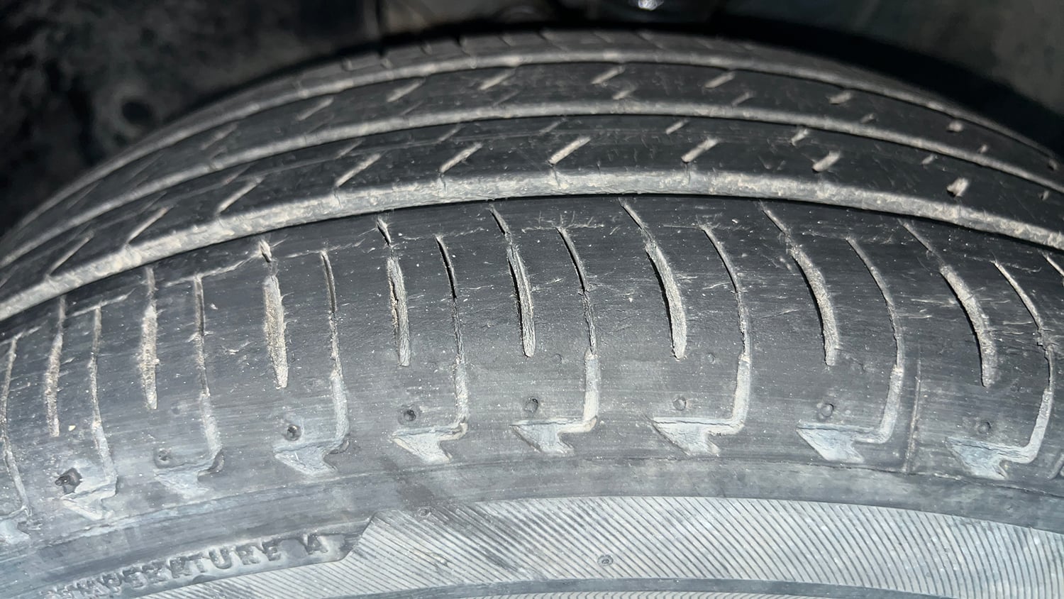 Used 2021 Maruti Suzuki Ignis Zeta 1.2 MT Petrol Manual tyres LEFT FRONT TYRE TREAD VIEW