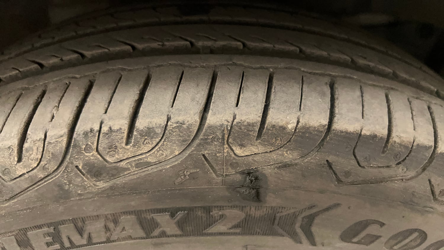 Used 2015 Honda City VX CVT Petrol Automatic tyres RIGHT FRONT TYRE TREAD VIEW