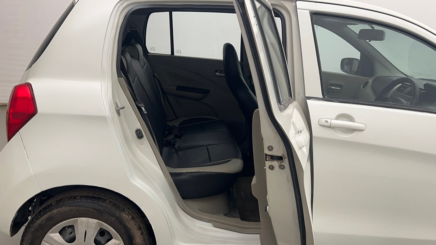 Used 2015 Maruti Suzuki Celerio ZXi AMT Petrol Automatic interior RIGHT SIDE REAR DOOR CABIN VIEW