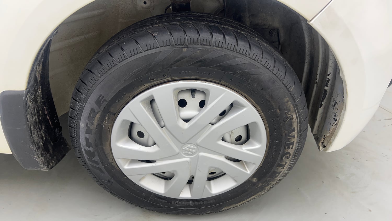 Used 2019 Maruti Suzuki Wagon R 1.0 LXi 1.0 Petrol Manual tyres RIGHT FRONT TYRE RIM VIEW