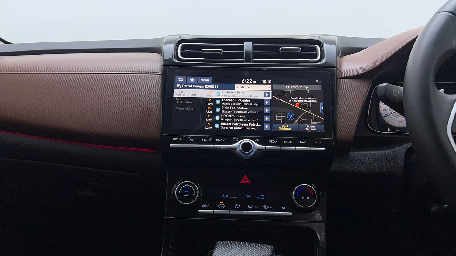 Used 2023 Hyundai Alcazar Signature (O) 7 STR 1.5 Petrol DCT Petrol Automatic interior MUSIC SYSTEM & AC CONTROL VIEW