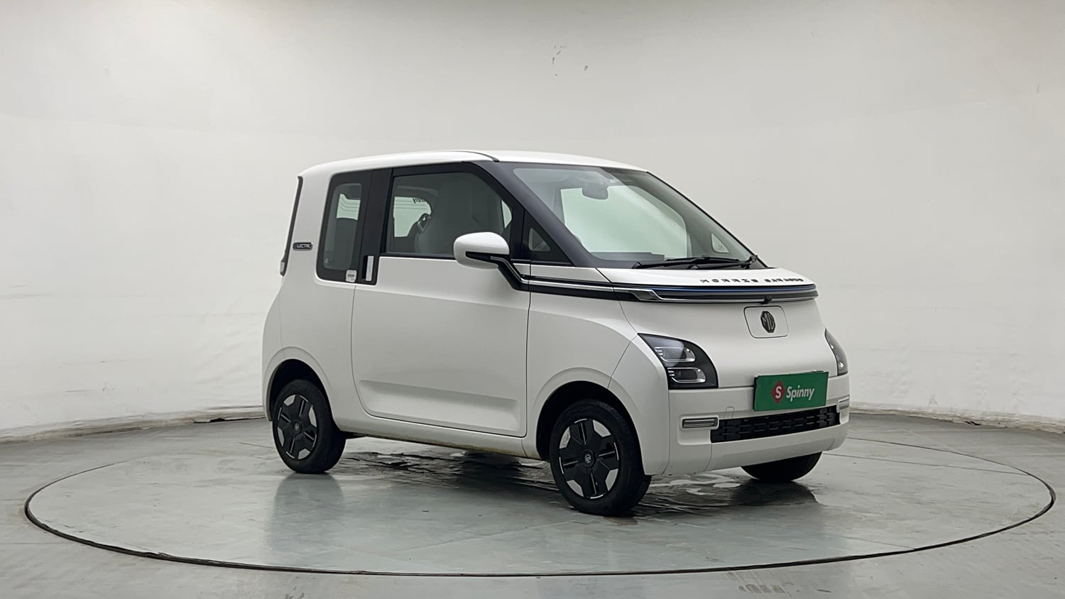 Used 2024 MG Motors Comet EV Excite Electric Automatic exterior RIGHT FRONT CORNER VIEW