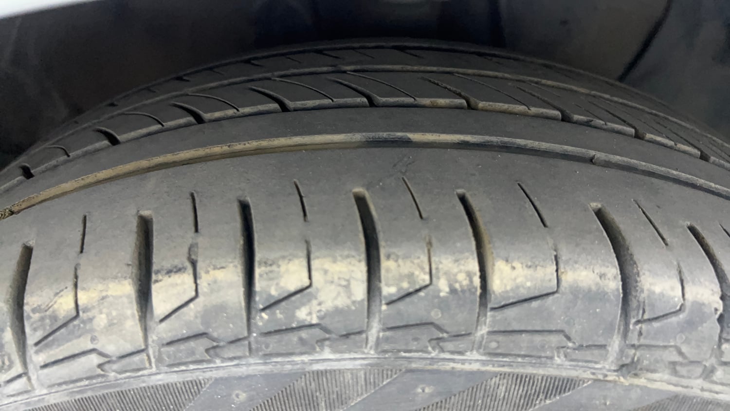 Used 2016 Hyundai Elite i20 Asta 1.4 CRDI Diesel Manual tyres RIGHT FRONT TYRE TREAD VIEW