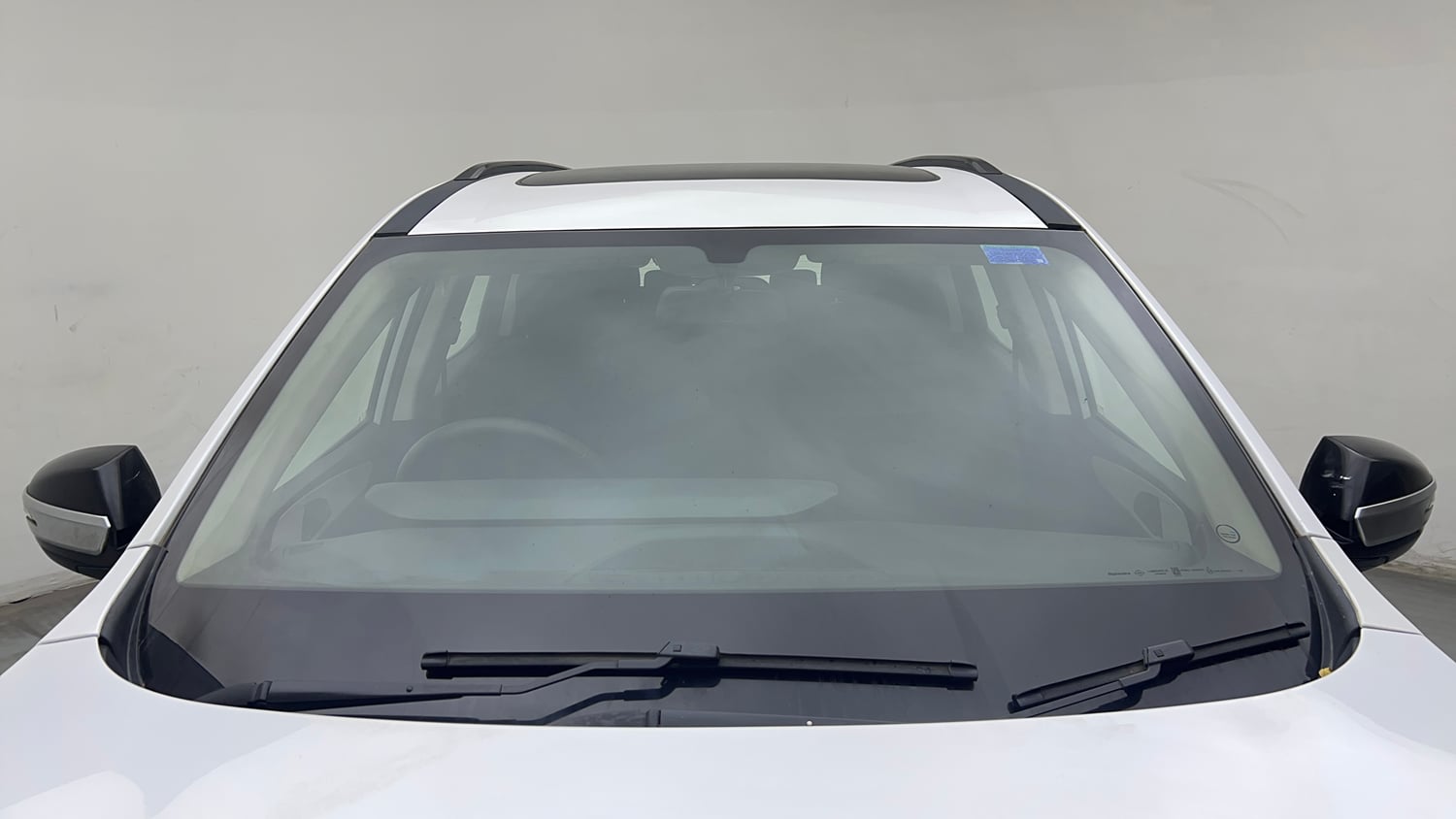 Used 2022 Mahindra XUV700 AX 5 Petrol MT 7 STR Petrol Manual exterior FRONT WINDSHIELD VIEW