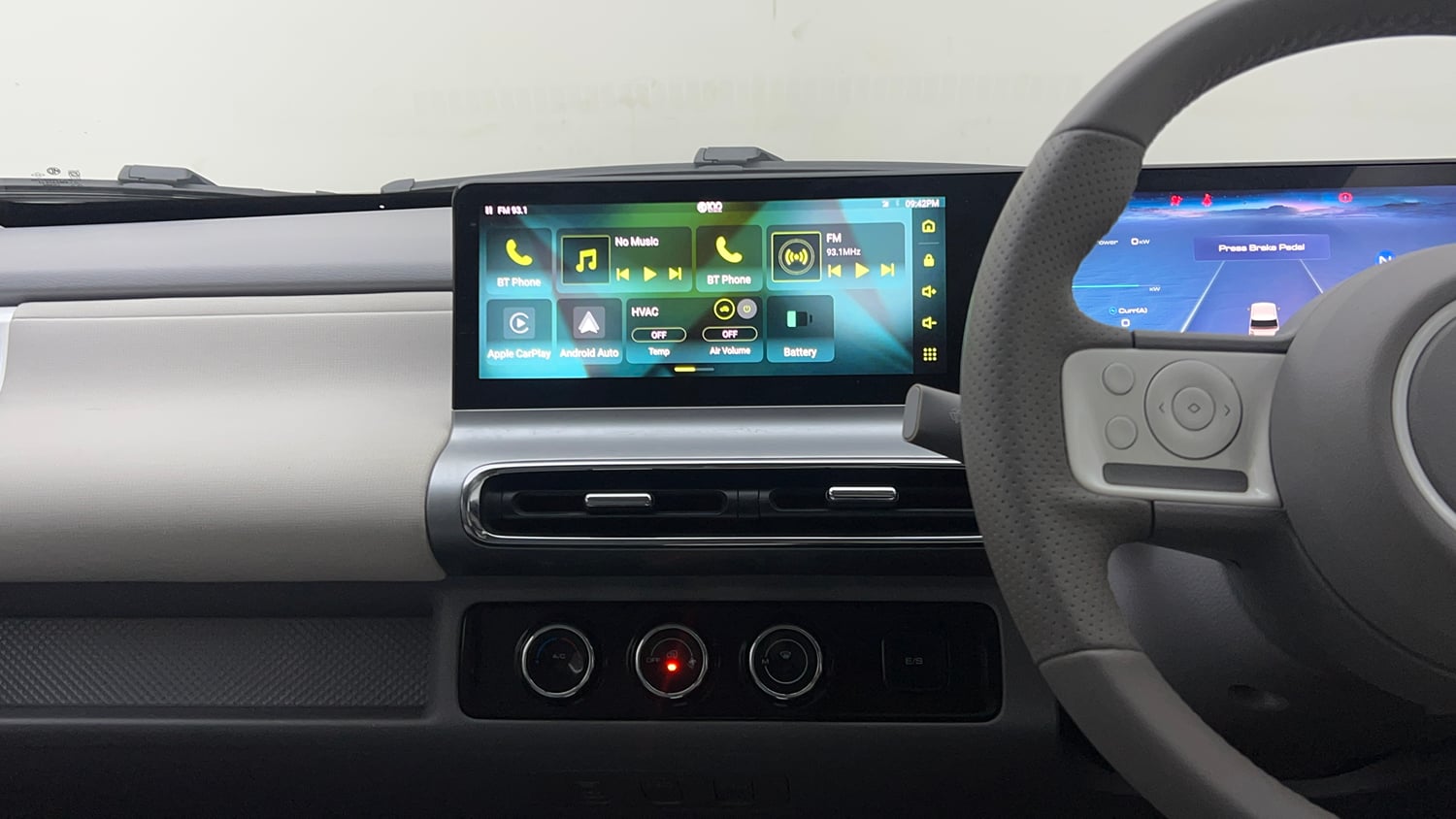 Used 2024 MG Motors Comet EV Excite Electric Automatic interior MUSIC SYSTEM & AC CONTROL VIEW