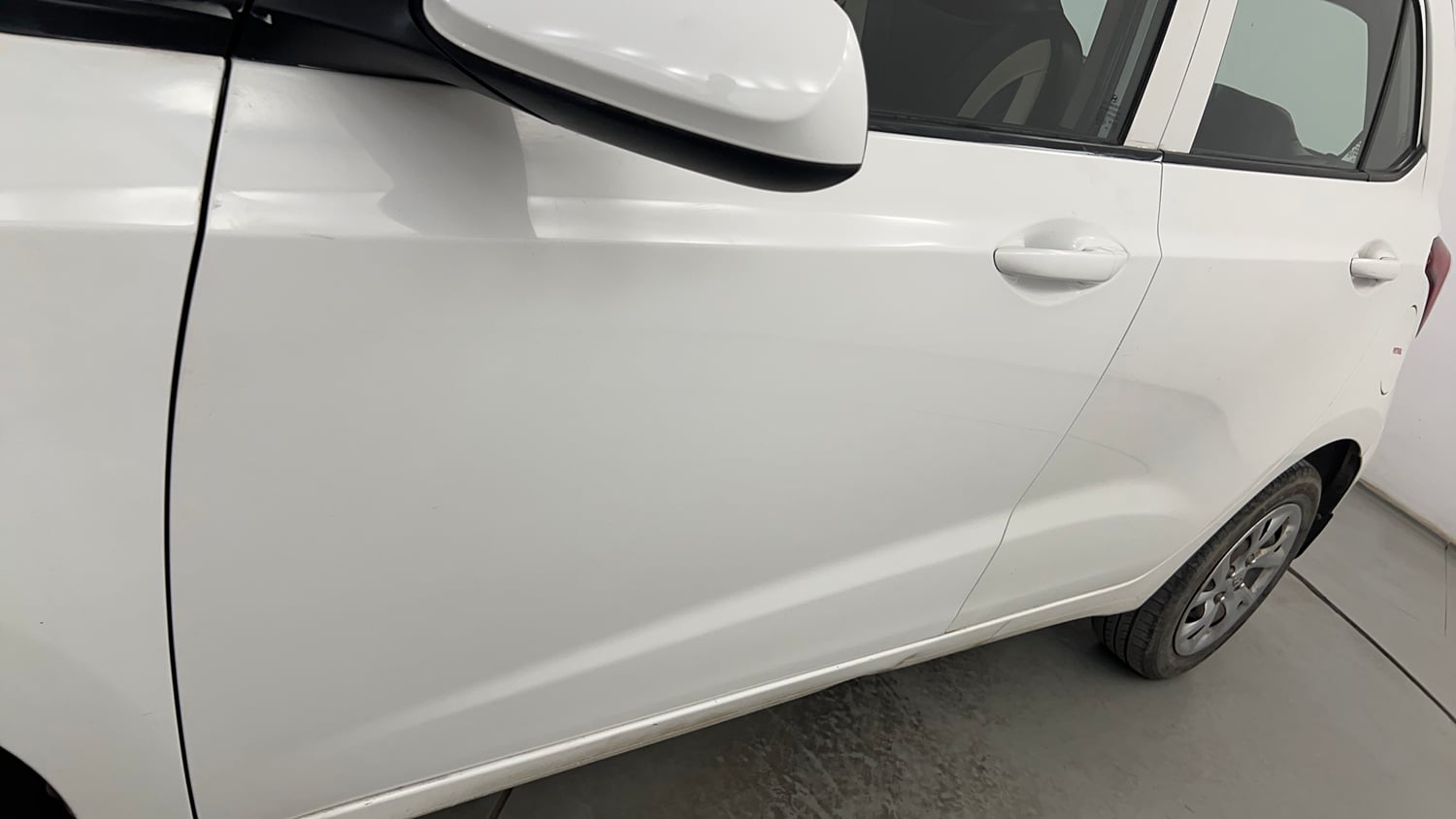 Used 2018 Hyundai Grand i10 Magna 1.2 Kappa VTVT Petrol Manual dents MINOR SCRATCH