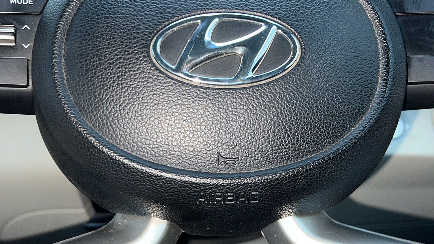 Used 2022 Hyundai Venue SX 1.2 Petrol Petrol Manual top_features Airbags