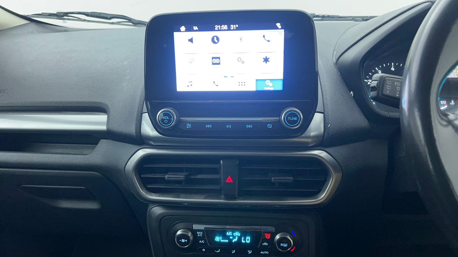 Used 2018 Ford EcoSport Trend + 1.5L Ti-VCT AT Petrol Automatic interior MUSIC SYSTEM & AC CONTROL VIEW