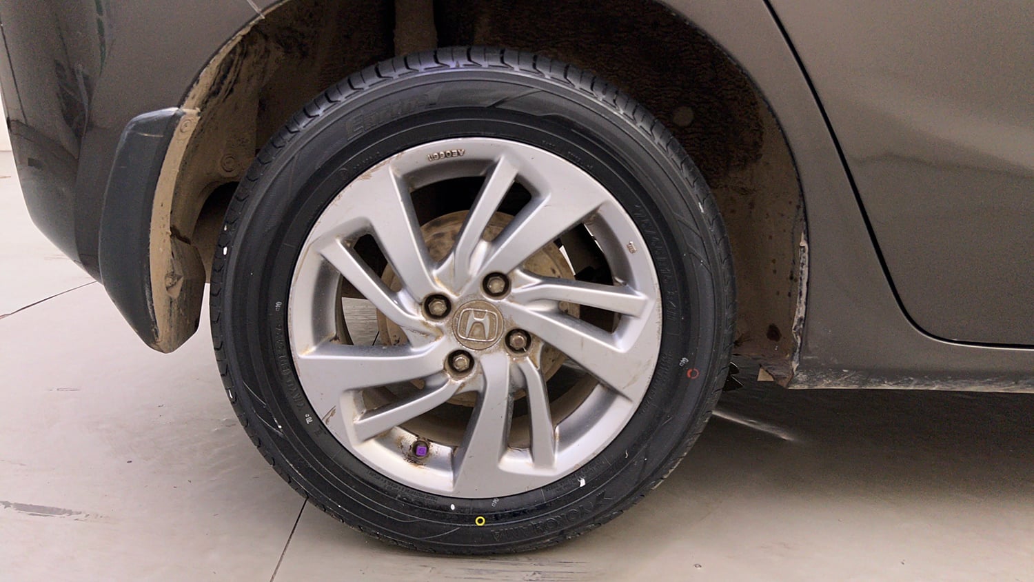 Used 2018 Honda Jazz V CVT Petrol Petrol Automatic tyres RIGHT REAR TYRE RIM VIEW