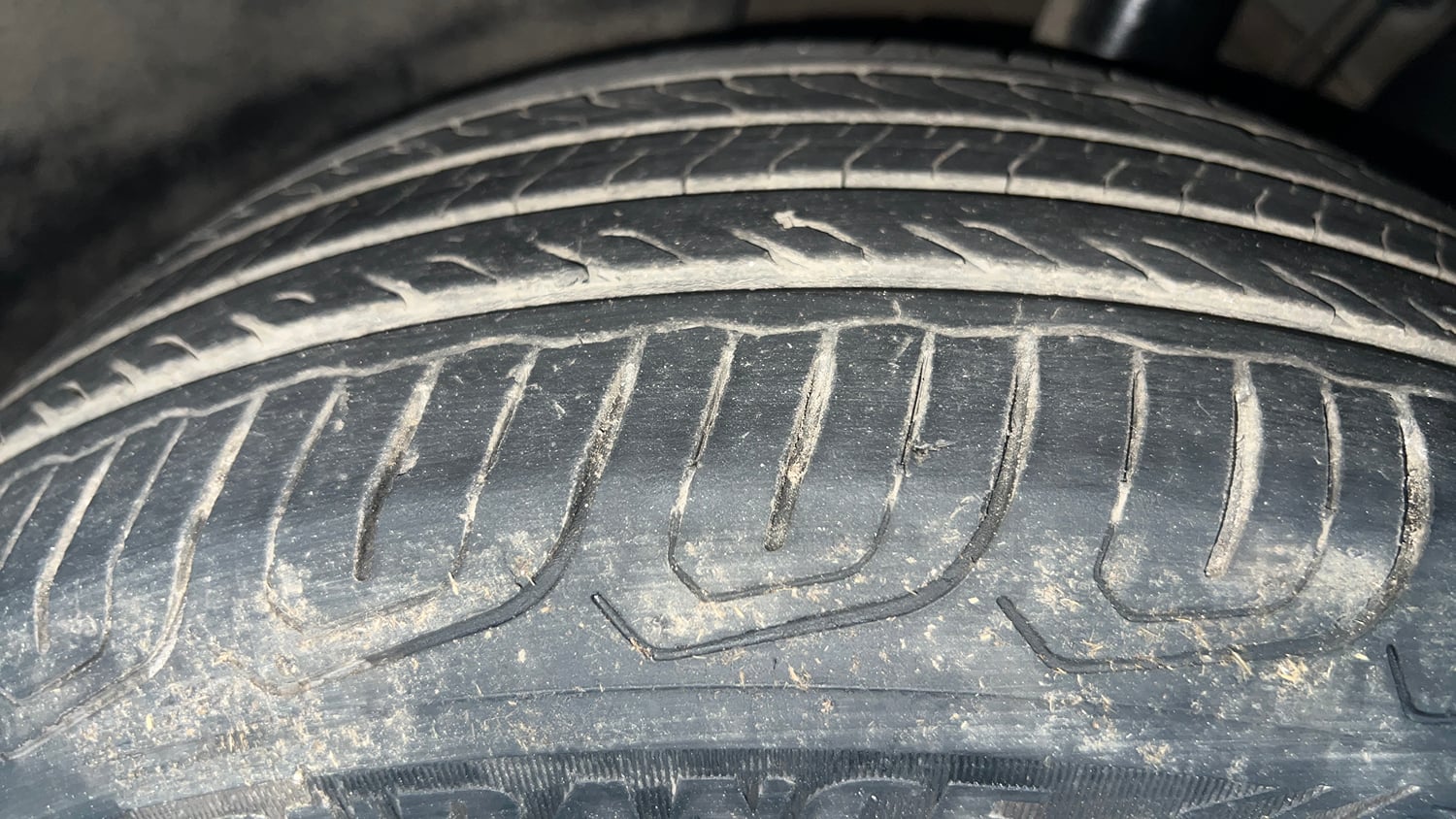 Used 2022 Volkswagen Taigun Highline 1.0 TSI AT Petrol Automatic tyres LEFT FRONT TYRE TREAD VIEW