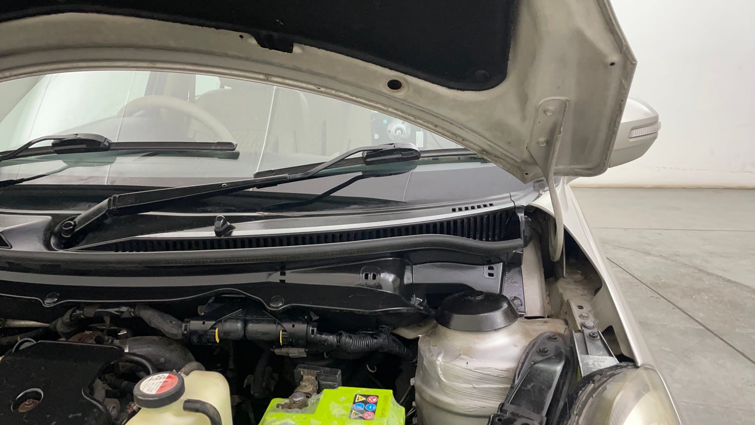 Used 2016 Maruti Suzuki Swift Dzire ZDI Diesel Manual engine ENGINE LEFT SIDE HINGE & APRON VIEW