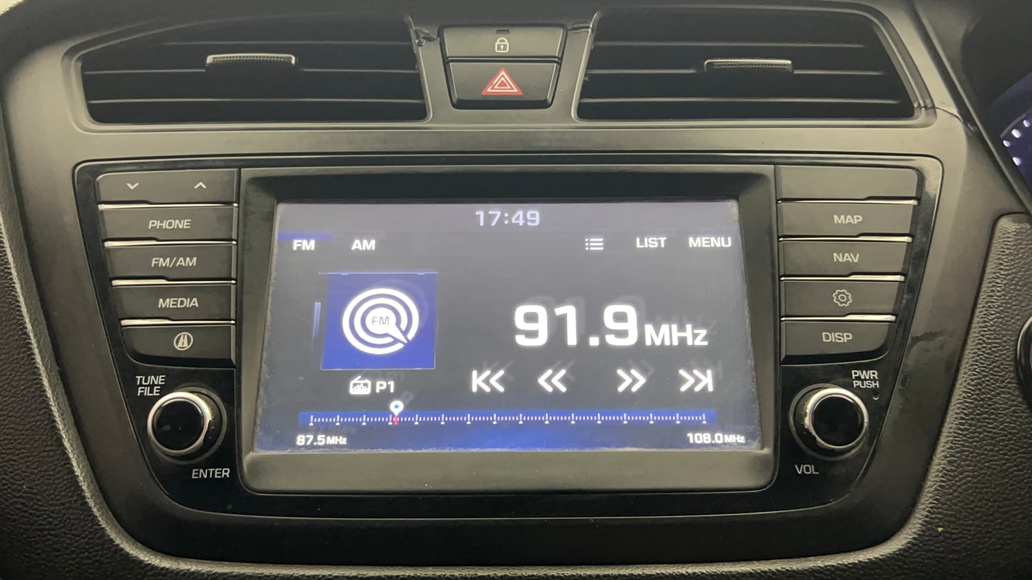 Used 2017 Hyundai i20 Active 1.2 SX Petrol Manual top_features Touch screen infotainment system