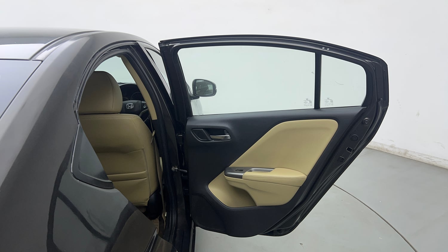 Used 2015 Honda City VX Petrol Manual interior RIGHT REAR DOOR OPEN VIEW