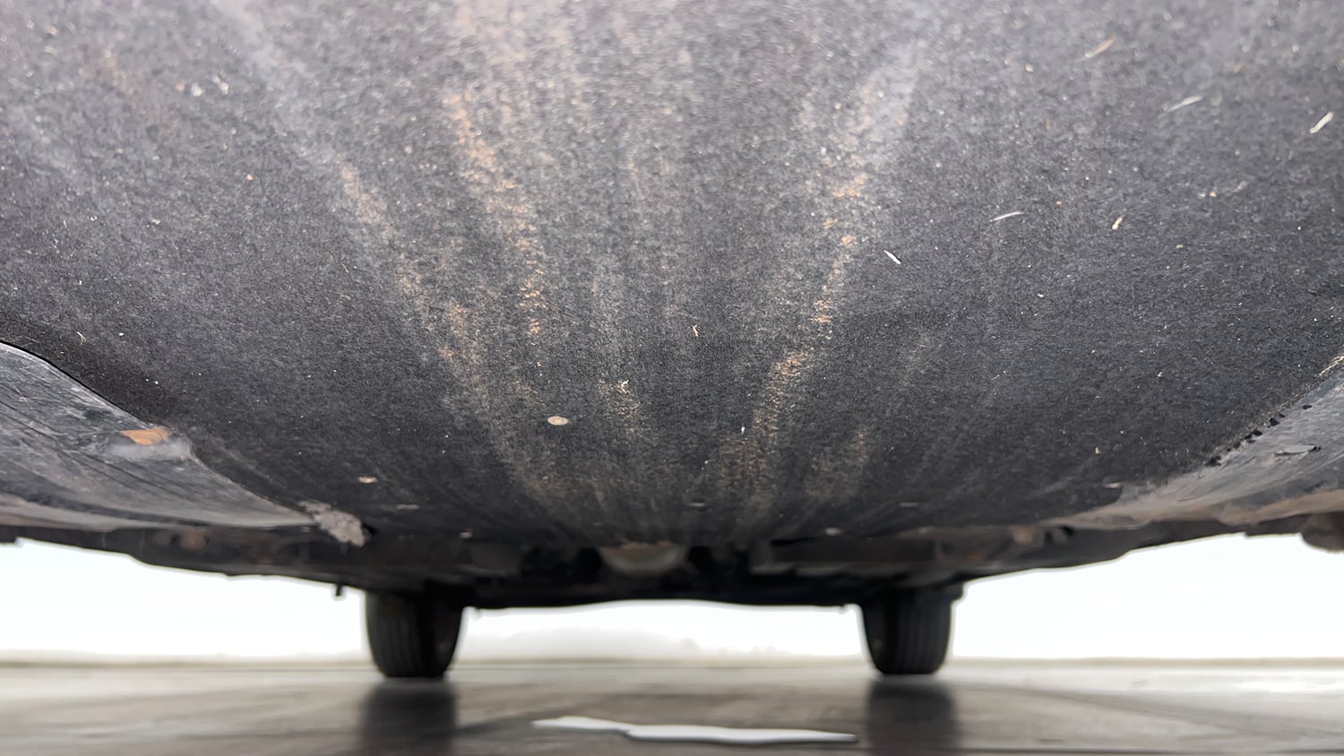 Used 2023 Toyota Glanza V Petrol Manual extra FRONT LEFT UNDERBODY VIEW
