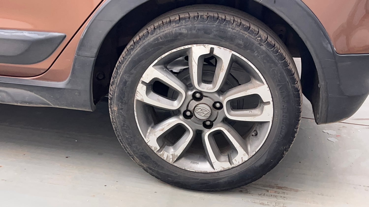 Used 2017 Hyundai i20 Active 1.2 SX Petrol Manual tyres LEFT REAR TYRE RIM VIEW