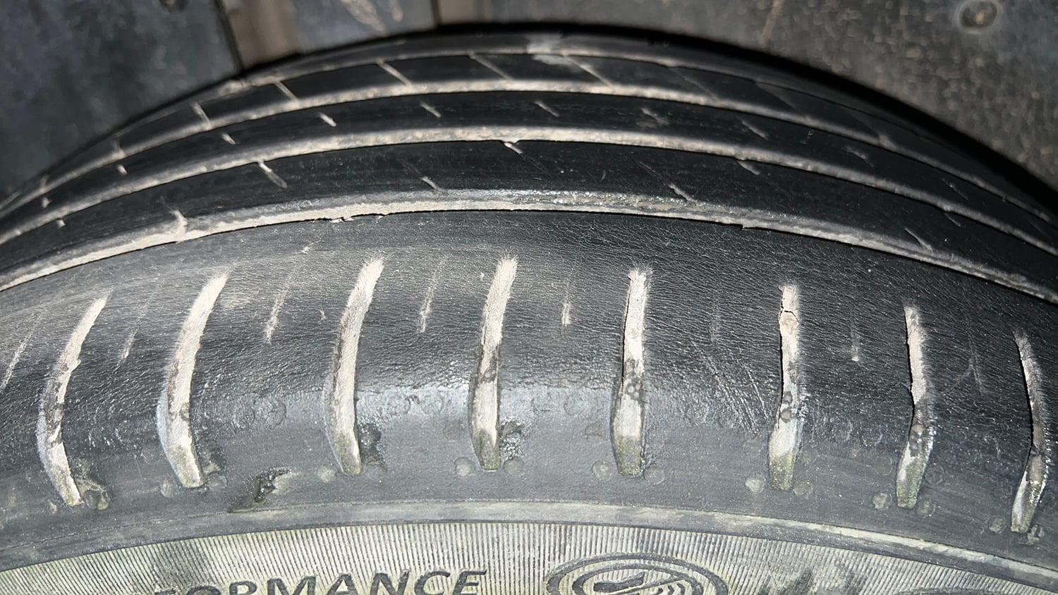 Used 2023 MG Motors Hector Sharp Pro 1.5 Turbo Petrol MT Petrol Manual tyres RIGHT REAR TYRE TREAD VIEW
