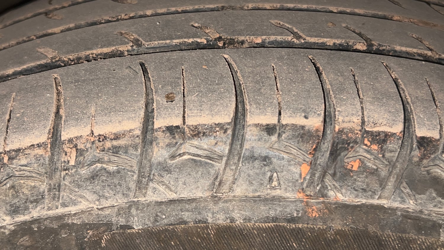 Used 2022 Renault Kwid RXT 1.0 (O) Petrol Manual tyres RIGHT FRONT TYRE TREAD VIEW