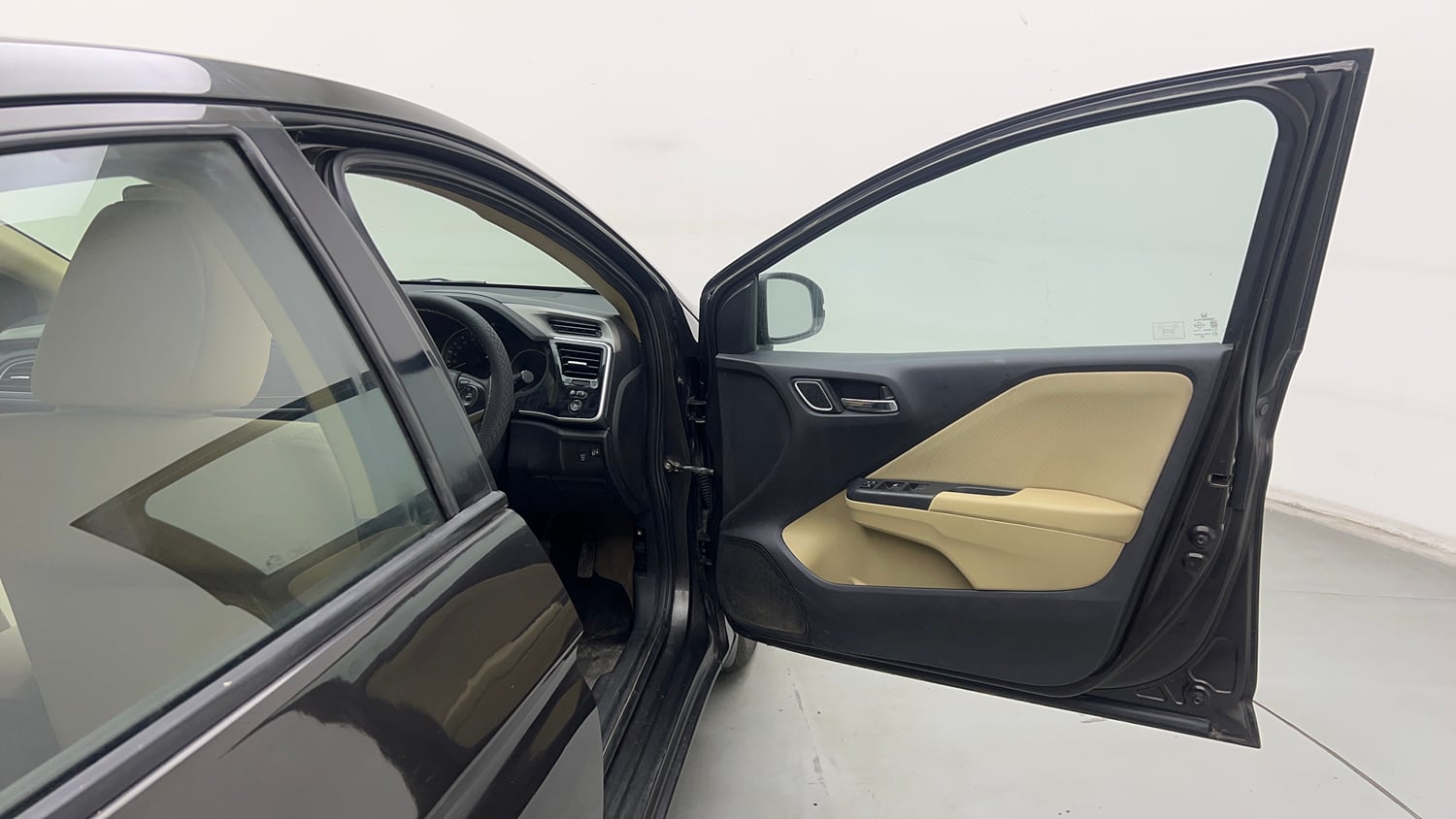 Used 2017 Honda City V Petrol Petrol Manual interior RIGHT FRONT DOOR OPEN VIEW