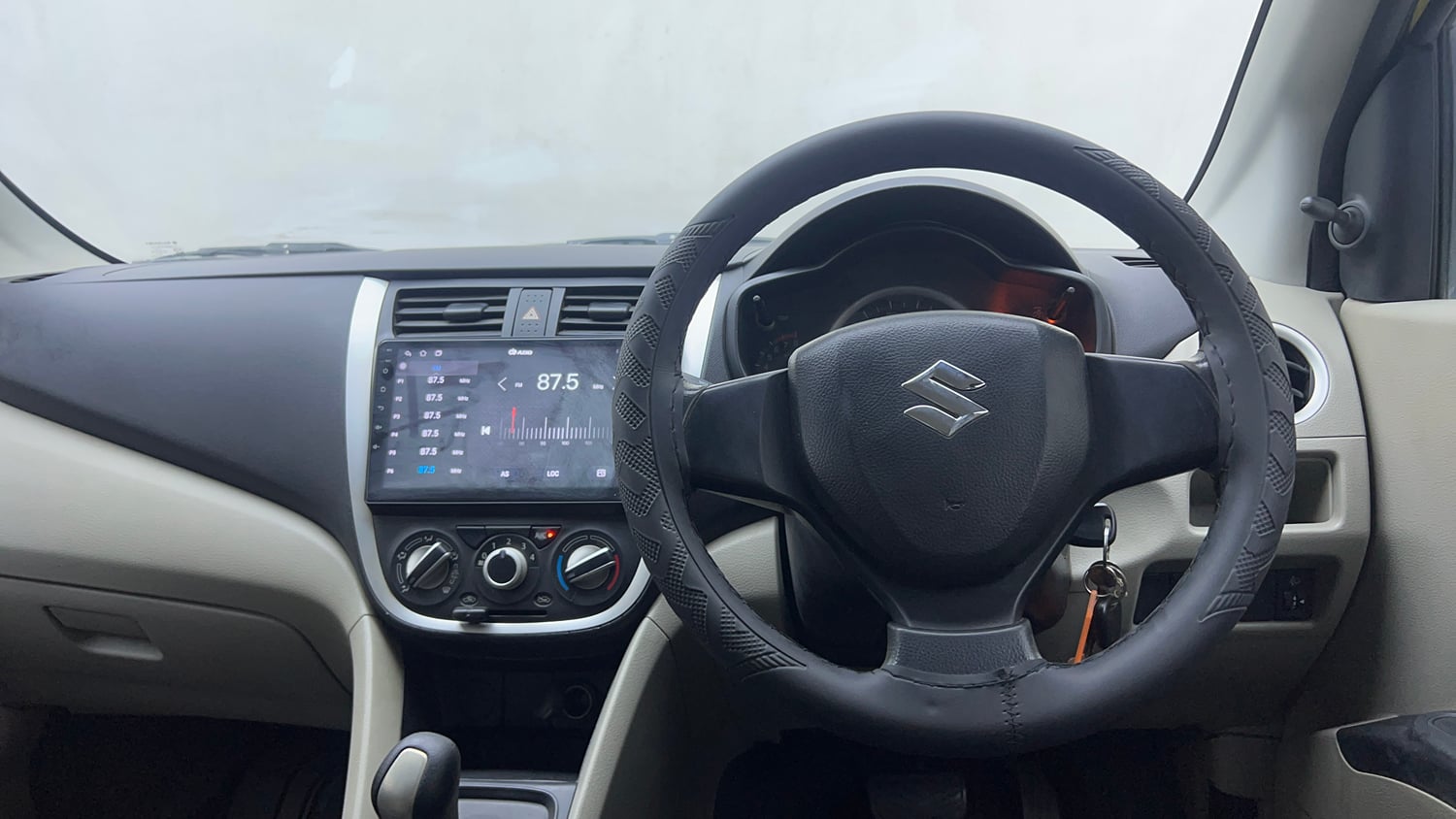 Used 2014 Maruti Suzuki Celerio VXi AMT Petrol Automatic interior STEERING VIEW