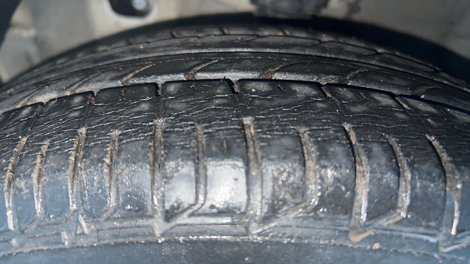 Used 2015 Hyundai Verna 1.4 VTVT Petrol Manual tyres LEFT FRONT TYRE TREAD VIEW
