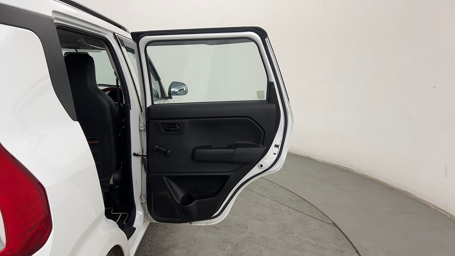 Used 2021 Maruti Suzuki Wagon R LXi 1.0 CNG Cng Manual interior RIGHT REAR DOOR OPEN VIEW