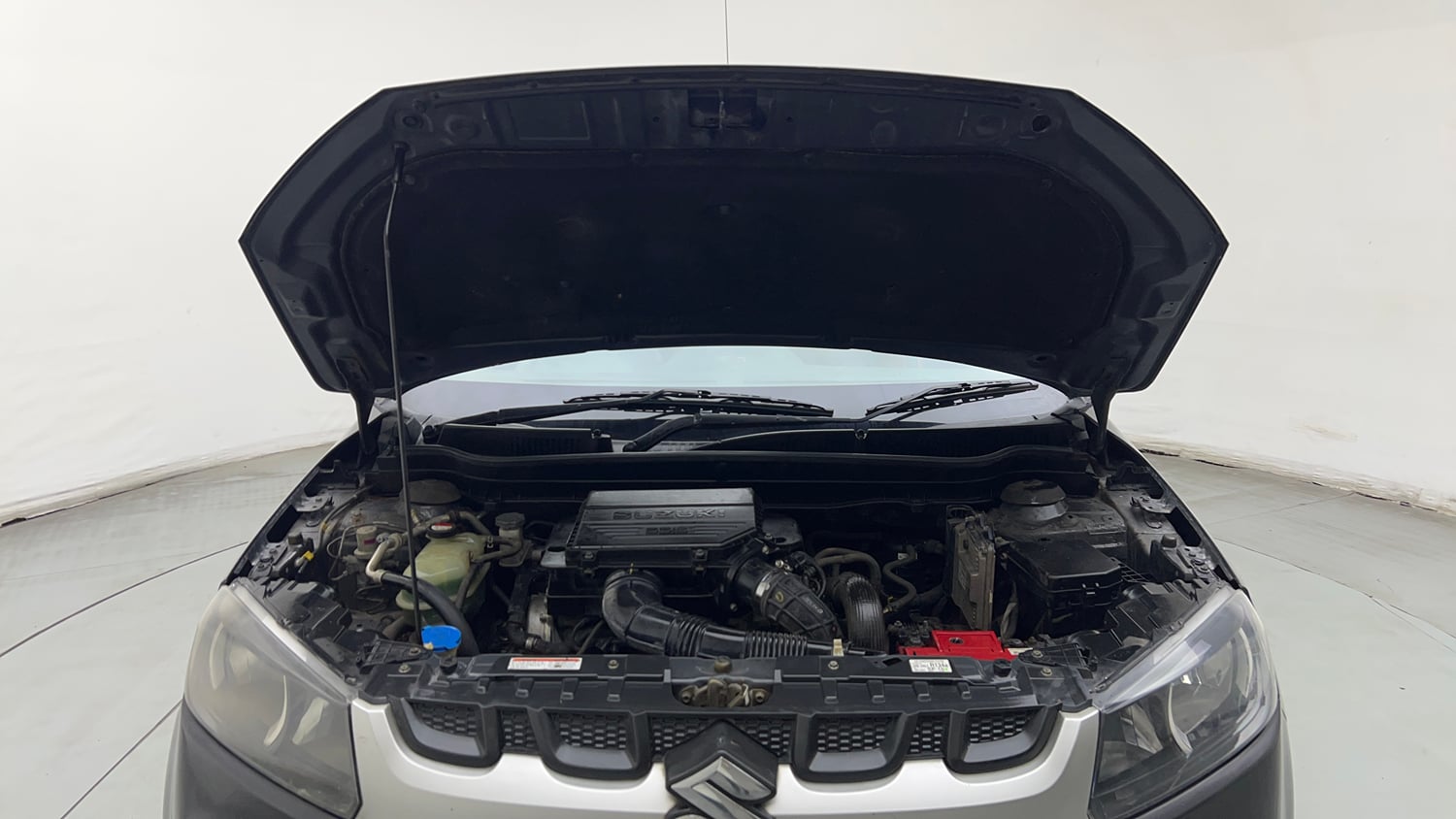 Used 2018 Maruti Suzuki Vitara Brezza [2016-2020] LDi Diesel Manual engine ENGINE & BONNET OPEN FRONT VIEW