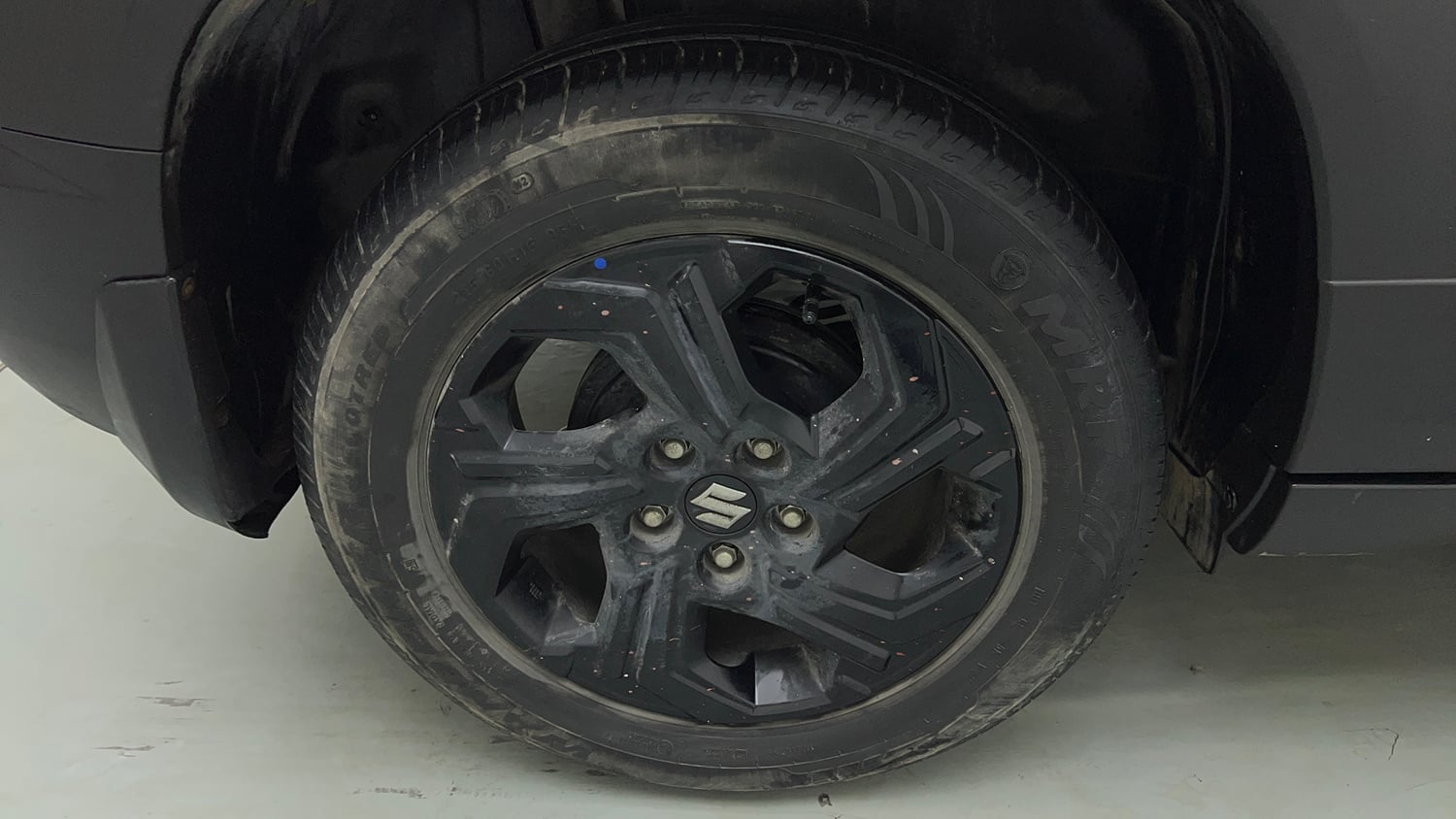 Used 2023 Maruti Suzuki Brezza ZXi AT Petrol Automatic tyres RIGHT REAR TYRE RIM VIEW