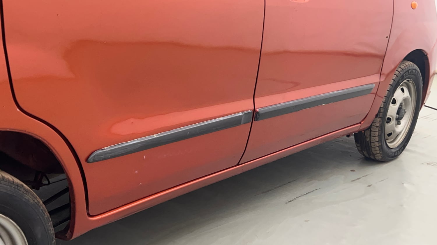 Used 2012 Maruti Suzuki Estilo LXi BS-IV Petrol Manual dents MINOR DENT