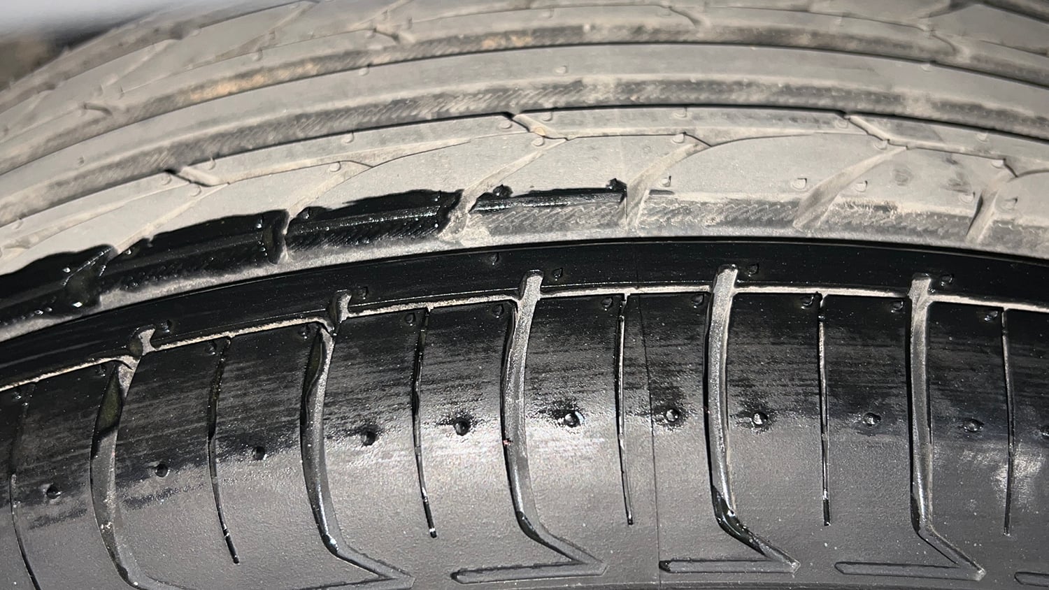 Used 2020 Tata Nexon XZ Plus (O) Dual Tone Petrol Manual tyres LEFT REAR TYRE TREAD VIEW