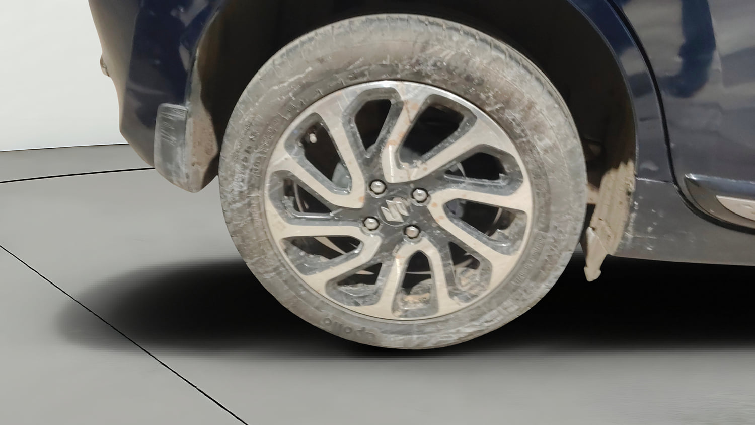 Used 2023 Maruti Suzuki Baleno Alpha AGS Petrol Automatic tyres RIGHT REAR TYRE RIM VIEW