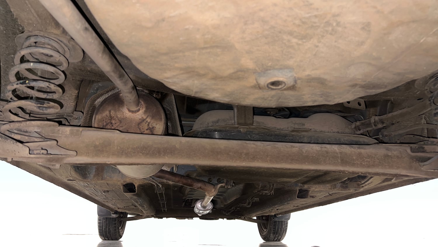 Used 2020 Renault Kwid CLIMBER 1.0 AMT Opt Petrol Automatic extra REAR UNDERBODY VIEW (TAKEN FROM REAR)