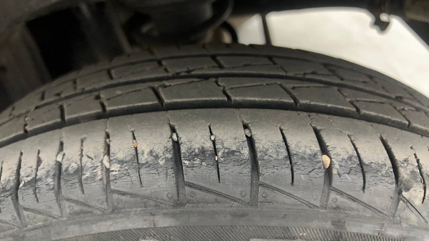 Used 2022 Maruti Suzuki Alto 800 VXi Petrol Manual tyres LEFT REAR TYRE TREAD VIEW
