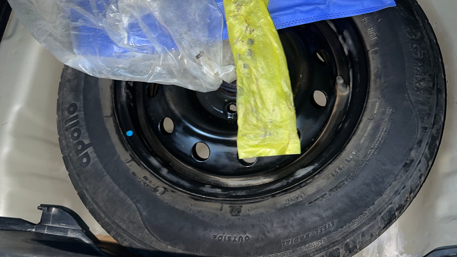 Used 2021 Maruti Suzuki Swift VXi Petrol Manual tyres SPARE TYRE VIEW
